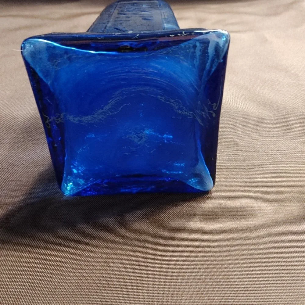 Las Vegas Luxor Casino Hotel Blue Cobalt Eyptian Pillar Drinking Glass -36 OZ